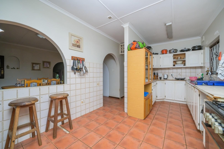 6 Bedroom Property for Sale in Kloof KwaZulu-Natal