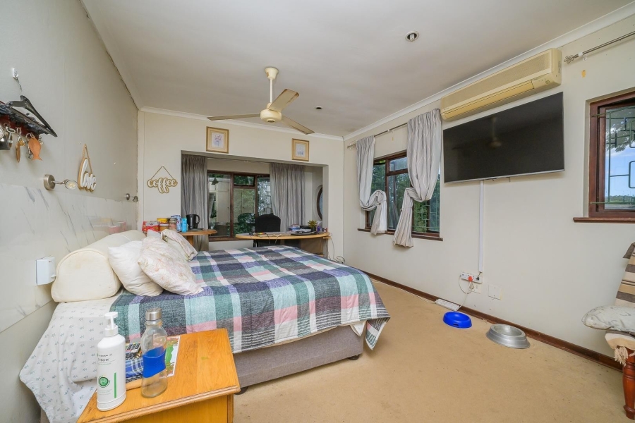 6 Bedroom Property for Sale in Kloof KwaZulu-Natal