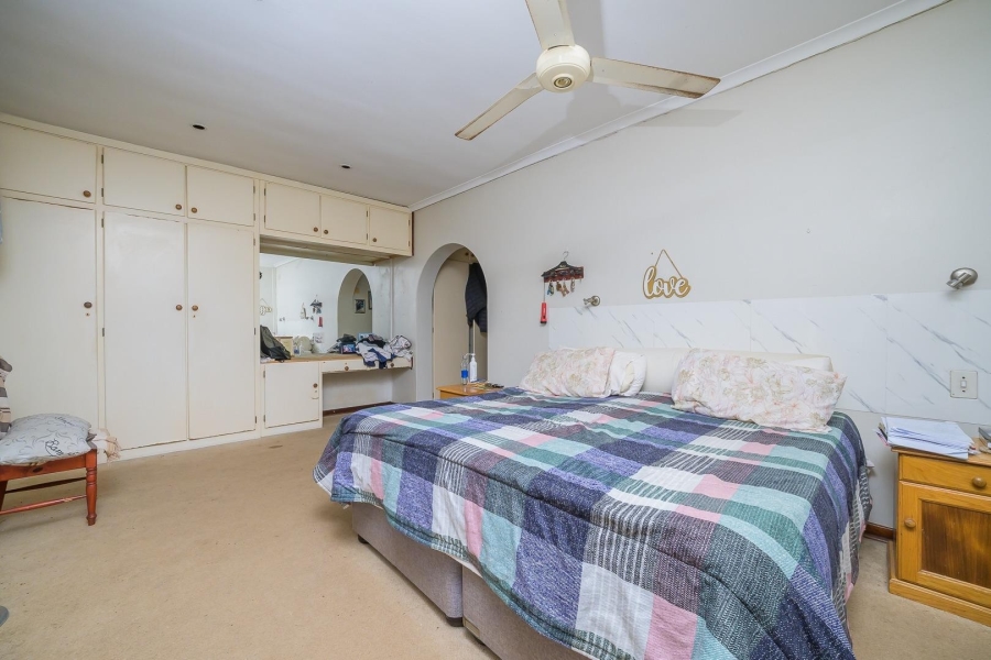 6 Bedroom Property for Sale in Kloof KwaZulu-Natal