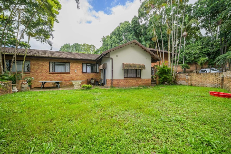 6 Bedroom Property for Sale in Kloof KwaZulu-Natal