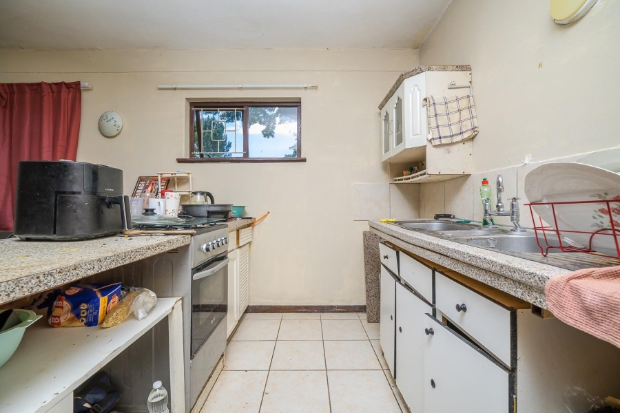 6 Bedroom Property for Sale in Kloof KwaZulu-Natal