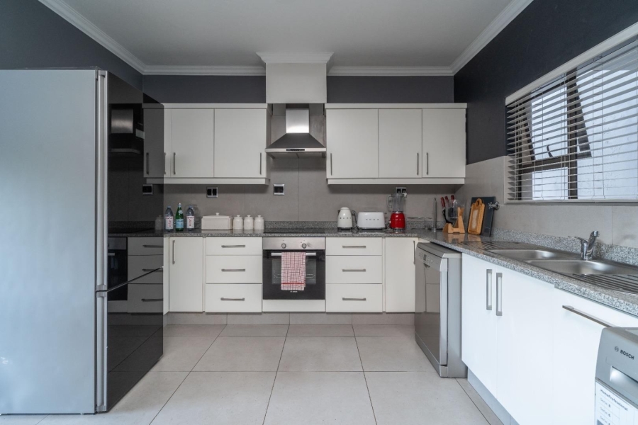 To Let 3 Bedroom Property for Rent in Cowies Hill KwaZulu-Natal