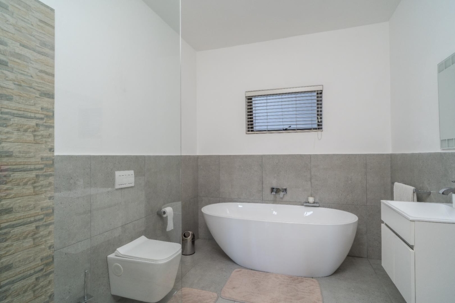 To Let 3 Bedroom Property for Rent in Cowies Hill KwaZulu-Natal