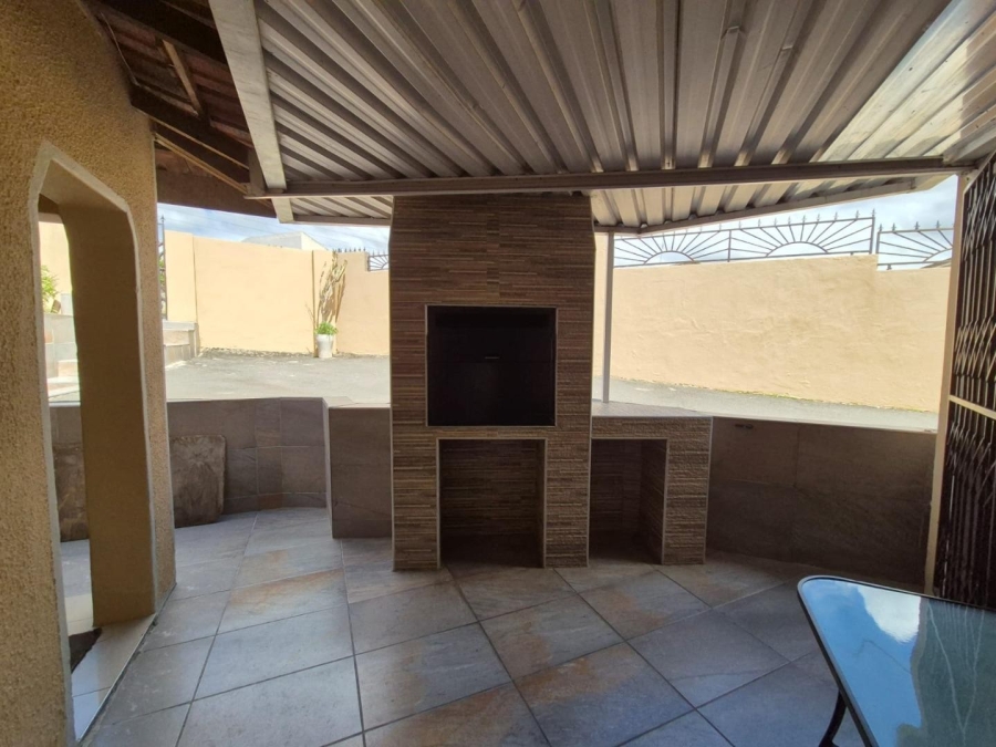 3 Bedroom Property for Sale in Westcliff KwaZulu-Natal