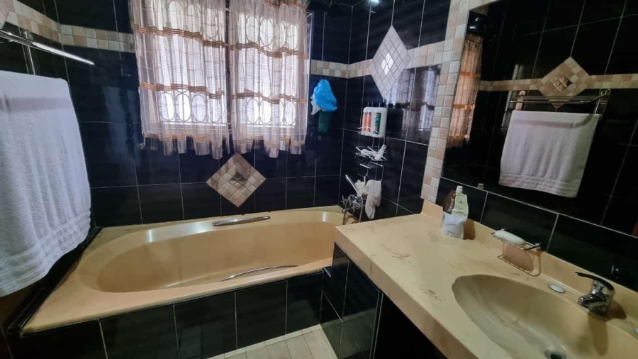 3 Bedroom Property for Sale in Silverglen KwaZulu-Natal