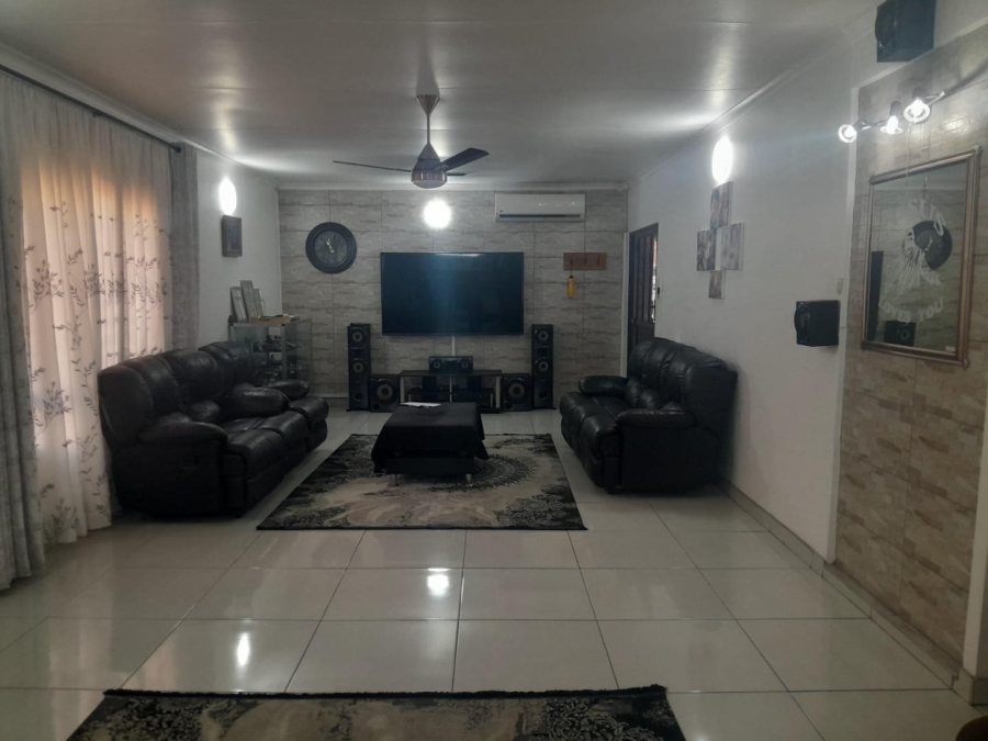 5 Bedroom Property for Sale in Bluff KwaZulu-Natal