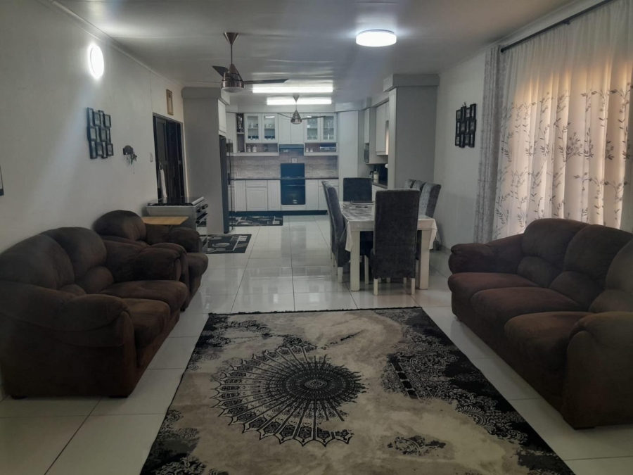 5 Bedroom Property for Sale in Bluff KwaZulu-Natal