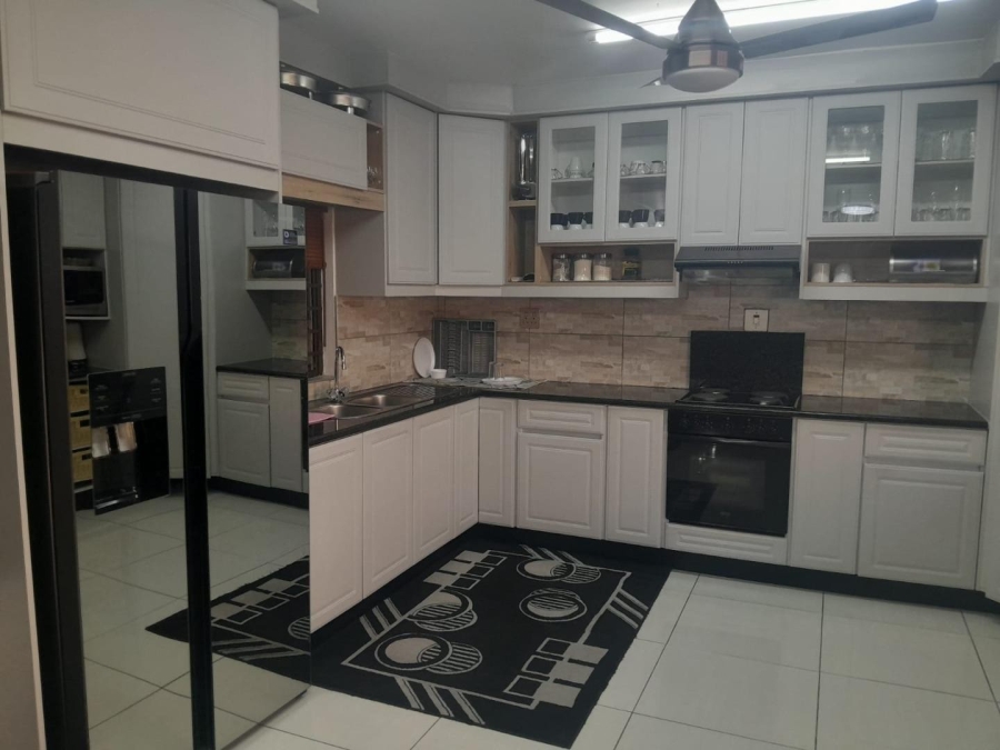 5 Bedroom Property for Sale in Bluff KwaZulu-Natal