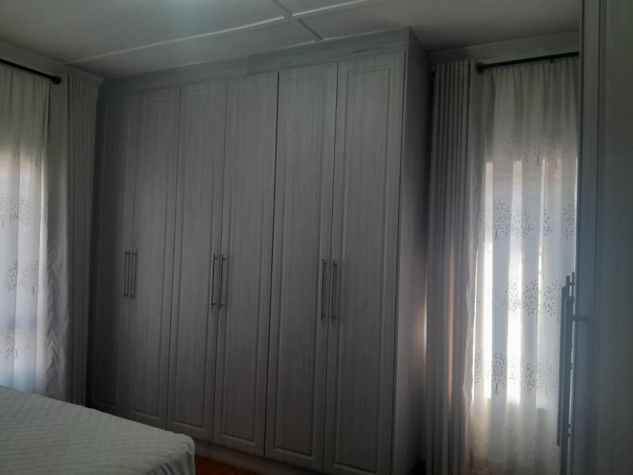 5 Bedroom Property for Sale in Bluff KwaZulu-Natal
