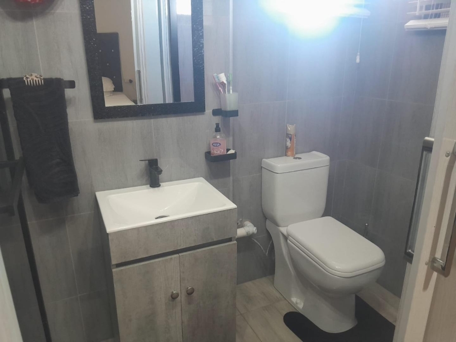 5 Bedroom Property for Sale in Bluff KwaZulu-Natal