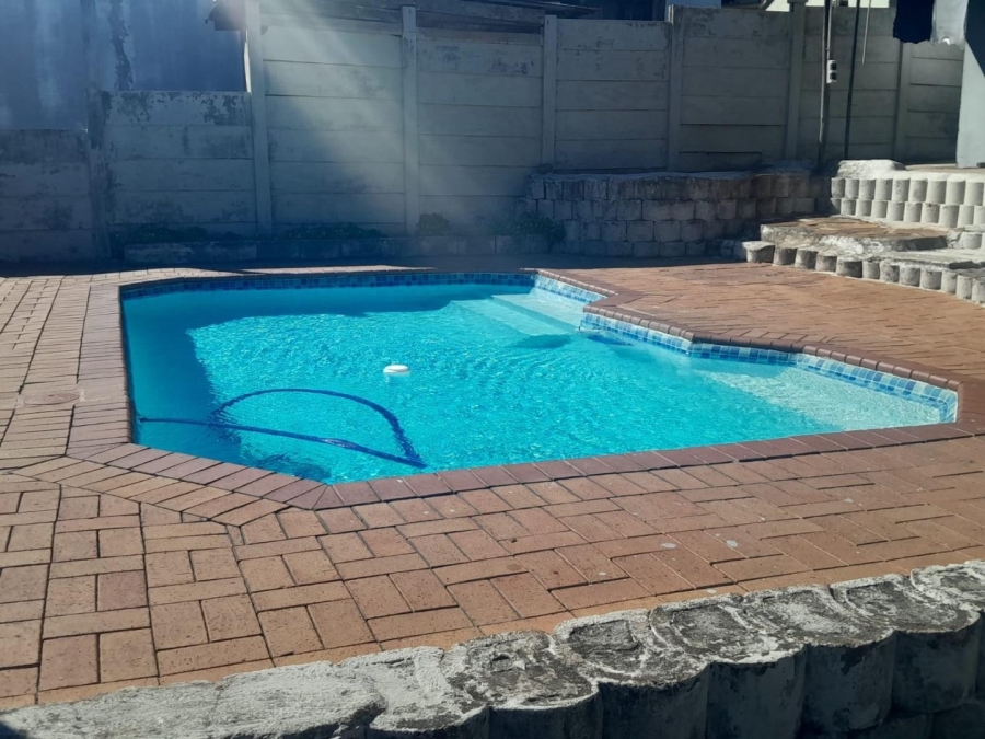 5 Bedroom Property for Sale in Bluff KwaZulu-Natal