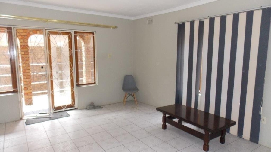 5 Bedroom Property for Sale in Havenside KwaZulu-Natal