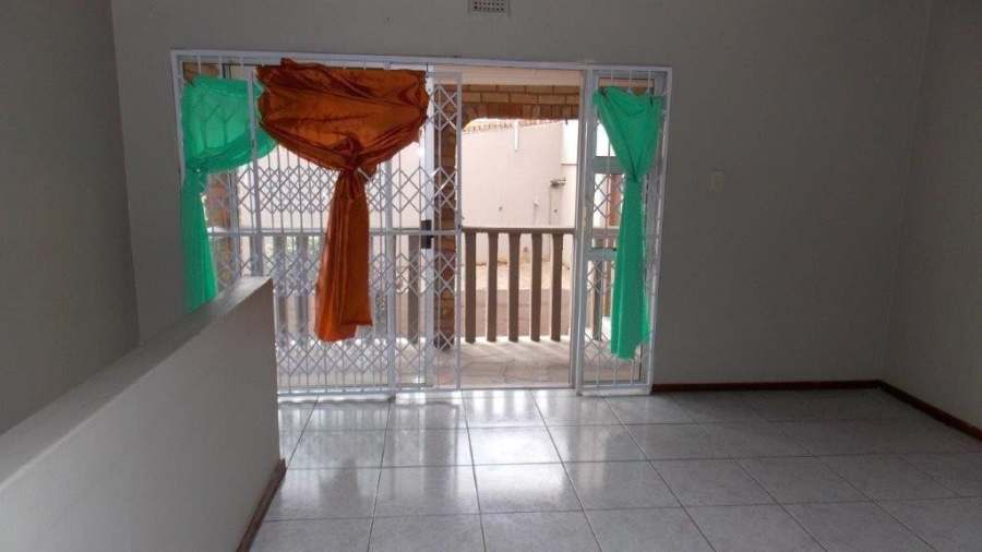 5 Bedroom Property for Sale in Havenside KwaZulu-Natal