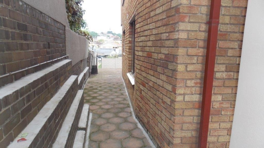 5 Bedroom Property for Sale in Havenside KwaZulu-Natal