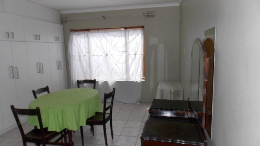 5 Bedroom Property for Sale in Havenside KwaZulu-Natal