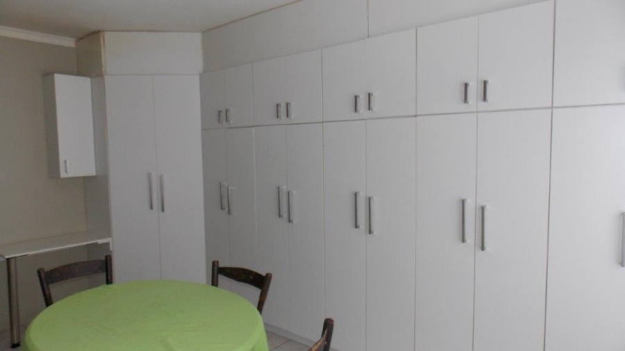 5 Bedroom Property for Sale in Havenside KwaZulu-Natal