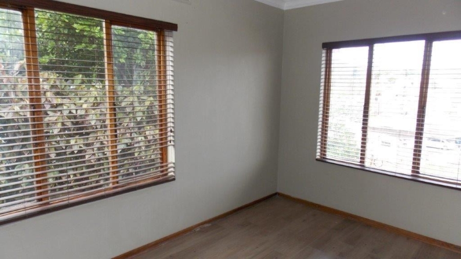 5 Bedroom Property for Sale in Havenside KwaZulu-Natal