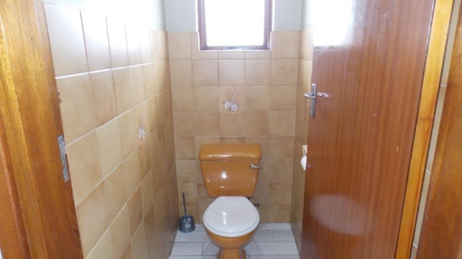 5 Bedroom Property for Sale in Havenside KwaZulu-Natal
