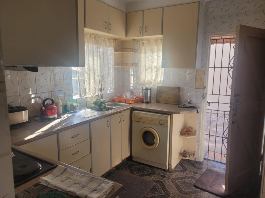 To Let 2 Bedroom Property for Rent in Arena Park KwaZulu-Natal
