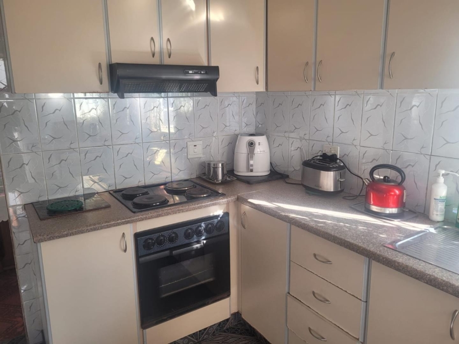 To Let 2 Bedroom Property for Rent in Arena Park KwaZulu-Natal