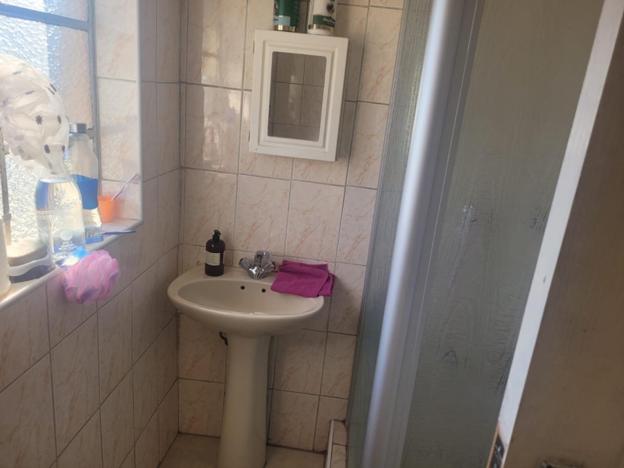 To Let 2 Bedroom Property for Rent in Arena Park KwaZulu-Natal
