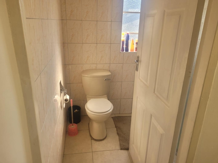 To Let 2 Bedroom Property for Rent in Arena Park KwaZulu-Natal