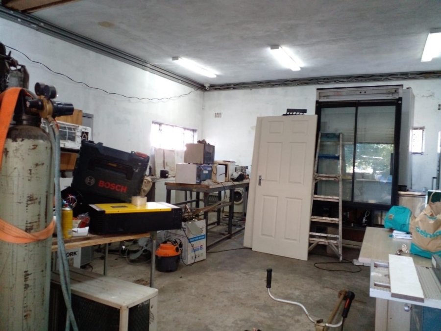 To Let Commercial Property for Rent in Malvern KwaZulu-Natal