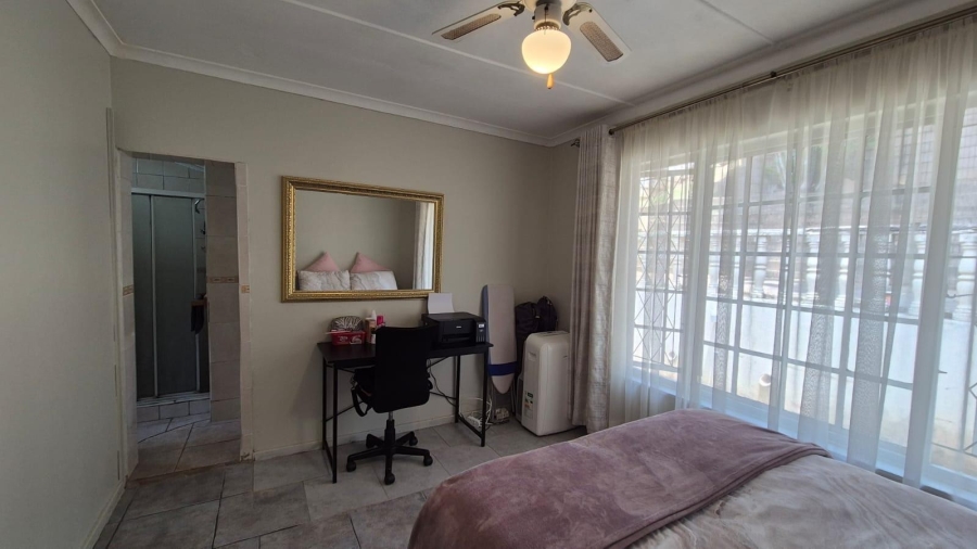 5 Bedroom Property for Sale in Escombe KwaZulu-Natal