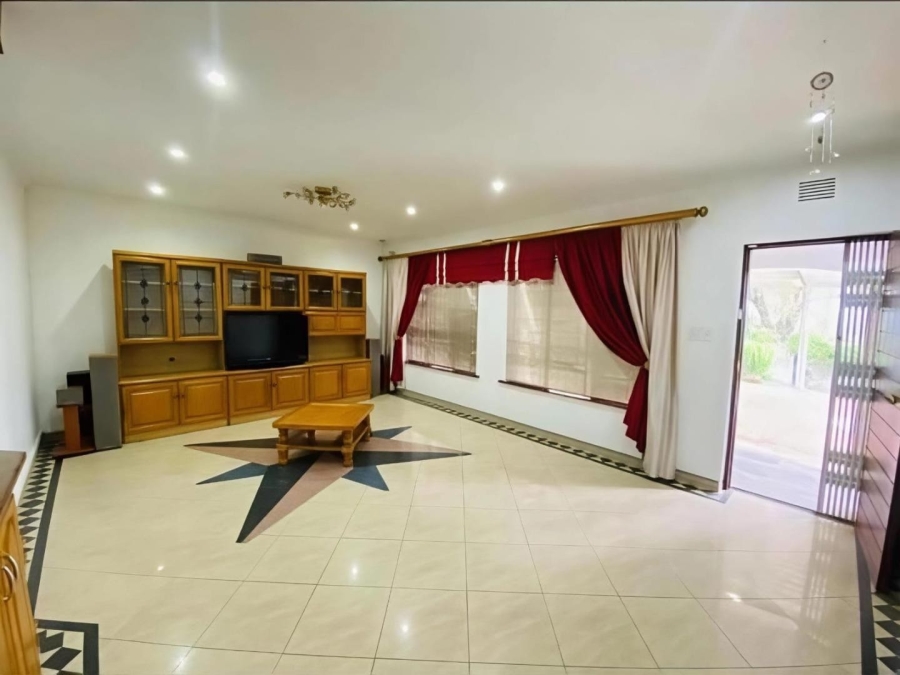 6 Bedroom Property for Sale in Malvern KwaZulu-Natal