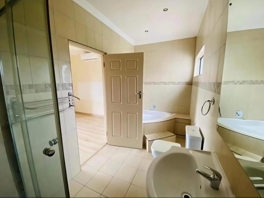 6 Bedroom Property for Sale in Malvern KwaZulu-Natal