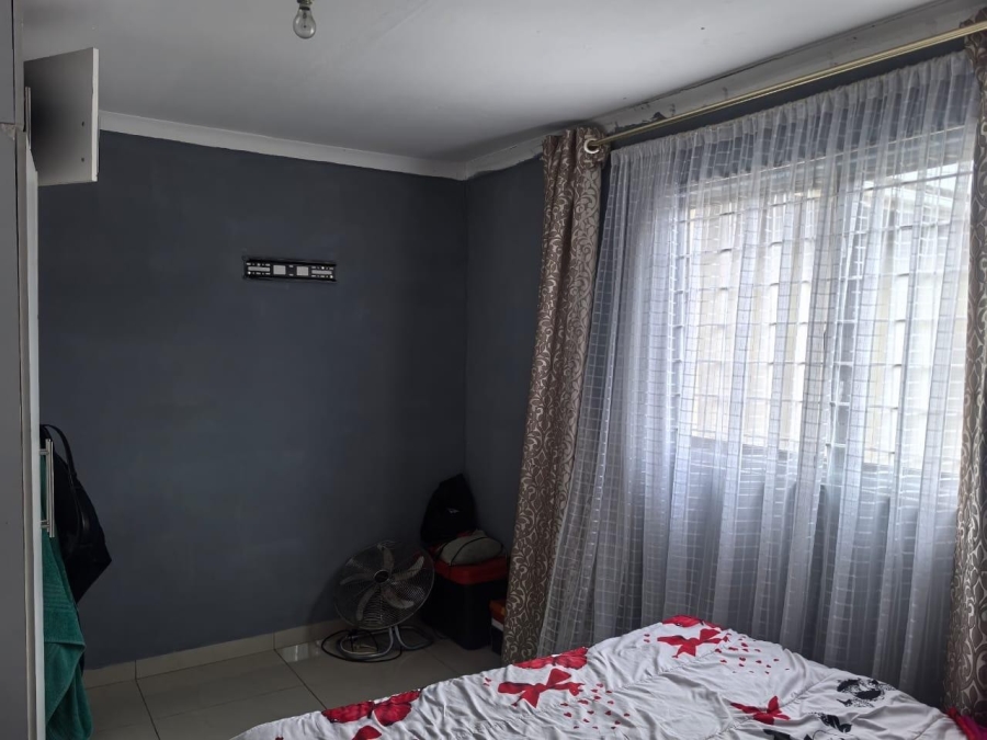 6 Bedroom Property for Sale in Chatsworth KwaZulu-Natal