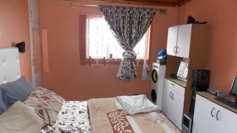 4 Bedroom Property for Sale in Risecliff KwaZulu-Natal