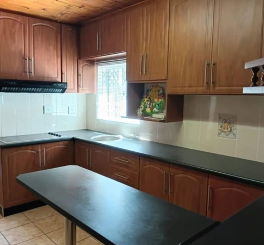 4 Bedroom Property for Sale in Risecliff KwaZulu-Natal