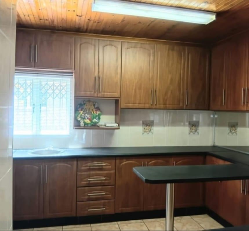4 Bedroom Property for Sale in Risecliff KwaZulu-Natal