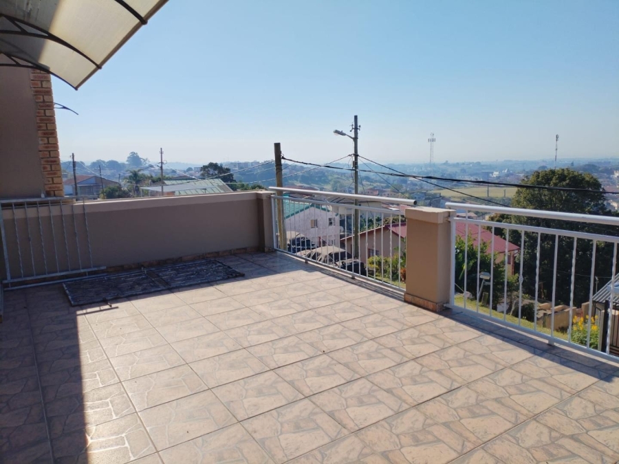 4 Bedroom Property for Sale in Risecliff KwaZulu-Natal