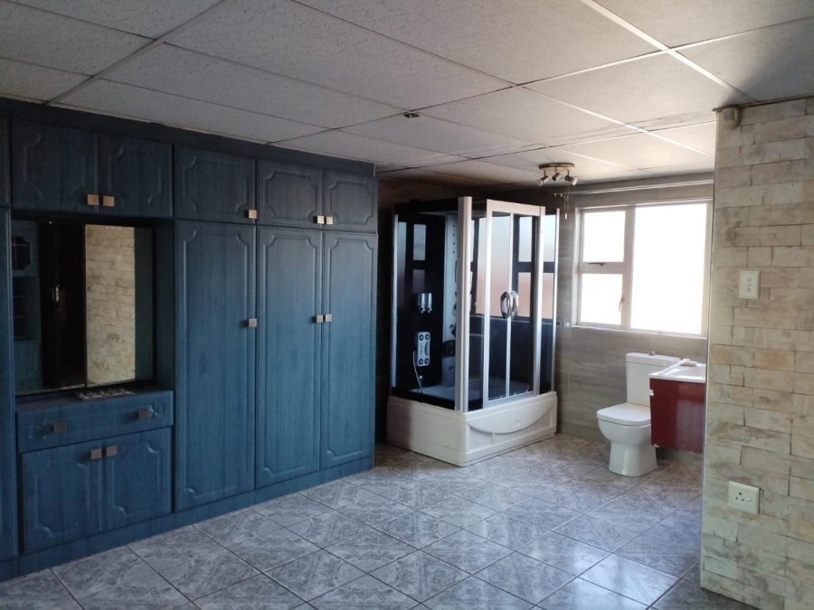 4 Bedroom Property for Sale in Risecliff KwaZulu-Natal