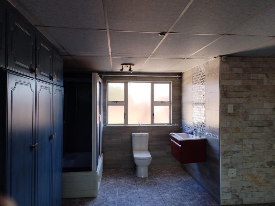 4 Bedroom Property for Sale in Risecliff KwaZulu-Natal