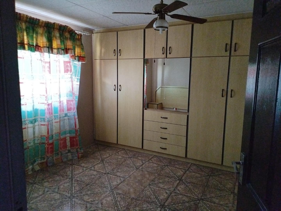 4 Bedroom Property for Sale in Risecliff KwaZulu-Natal