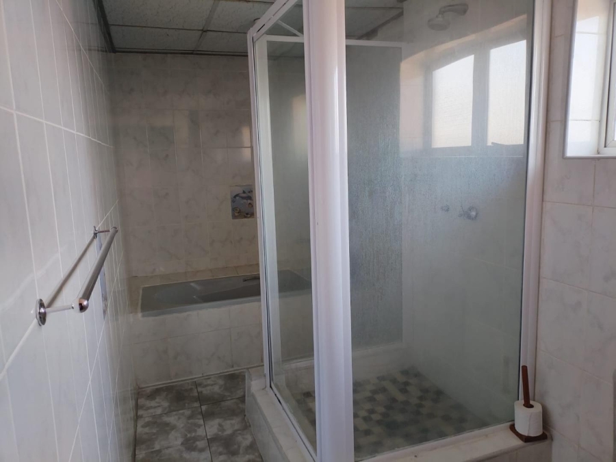 4 Bedroom Property for Sale in Risecliff KwaZulu-Natal