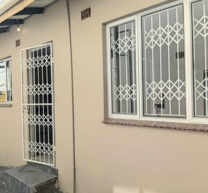 4 Bedroom Property for Sale in Risecliff KwaZulu-Natal