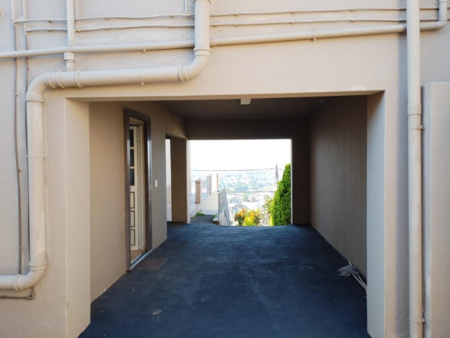 4 Bedroom Property for Sale in Risecliff KwaZulu-Natal
