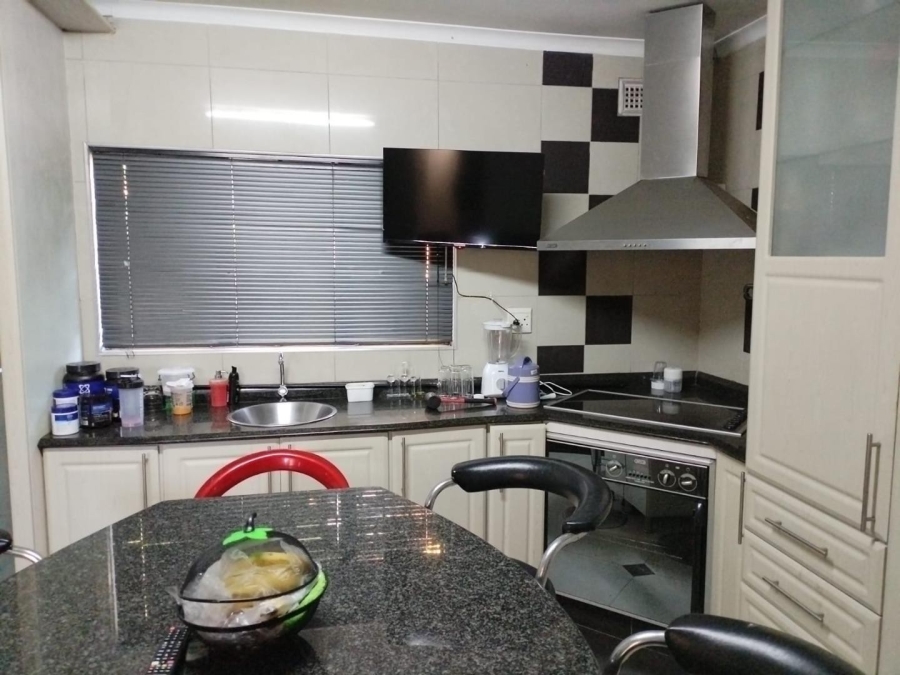 3 Bedroom Property for Sale in Silverglen KwaZulu-Natal