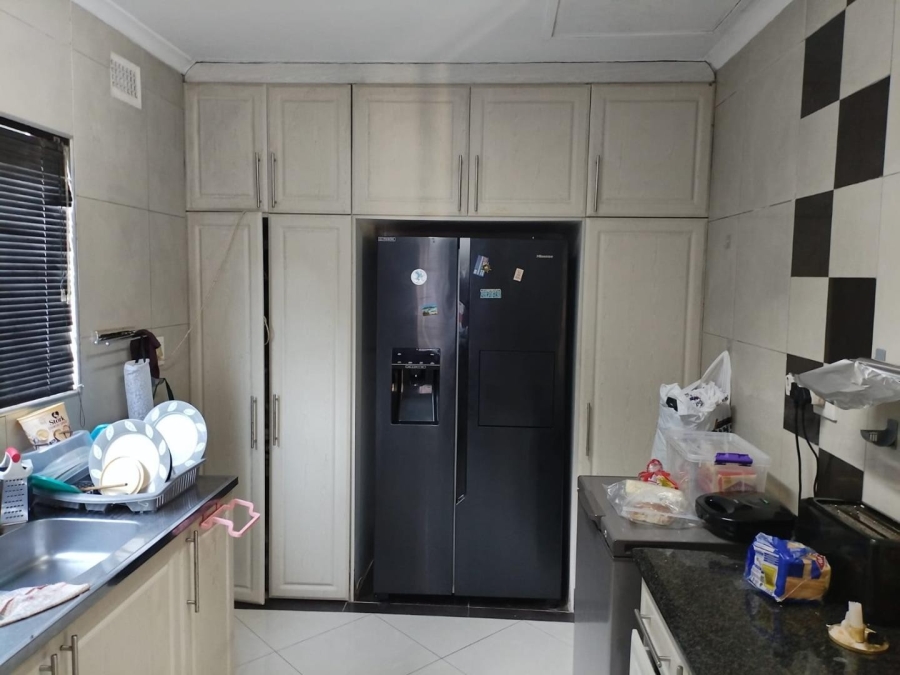 3 Bedroom Property for Sale in Silverglen KwaZulu-Natal