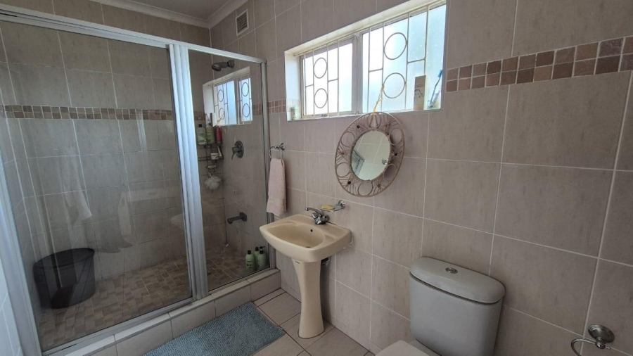 4 Bedroom Property for Sale in Umhlatuzana KwaZulu-Natal