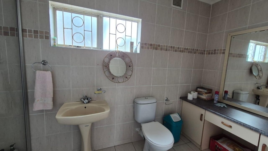 4 Bedroom Property for Sale in Umhlatuzana KwaZulu-Natal