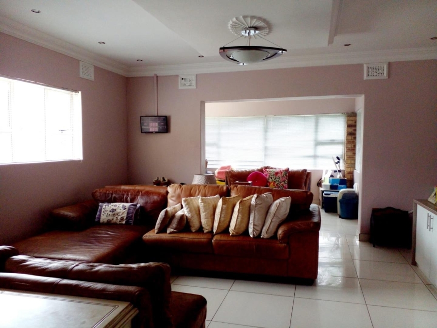 To Let 4 Bedroom Property for Rent in Malvern KwaZulu-Natal