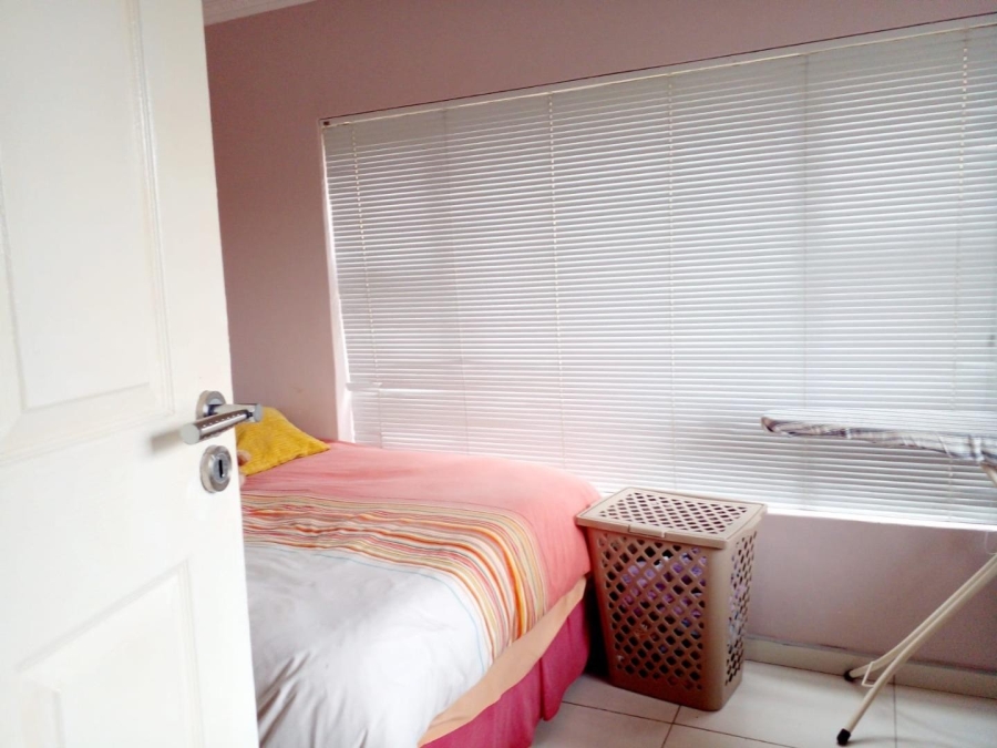 To Let 4 Bedroom Property for Rent in Malvern KwaZulu-Natal