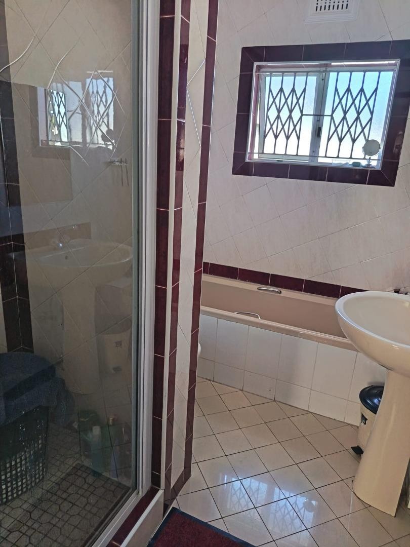 4 Bedroom Property for Sale in Crossmoor KwaZulu-Natal