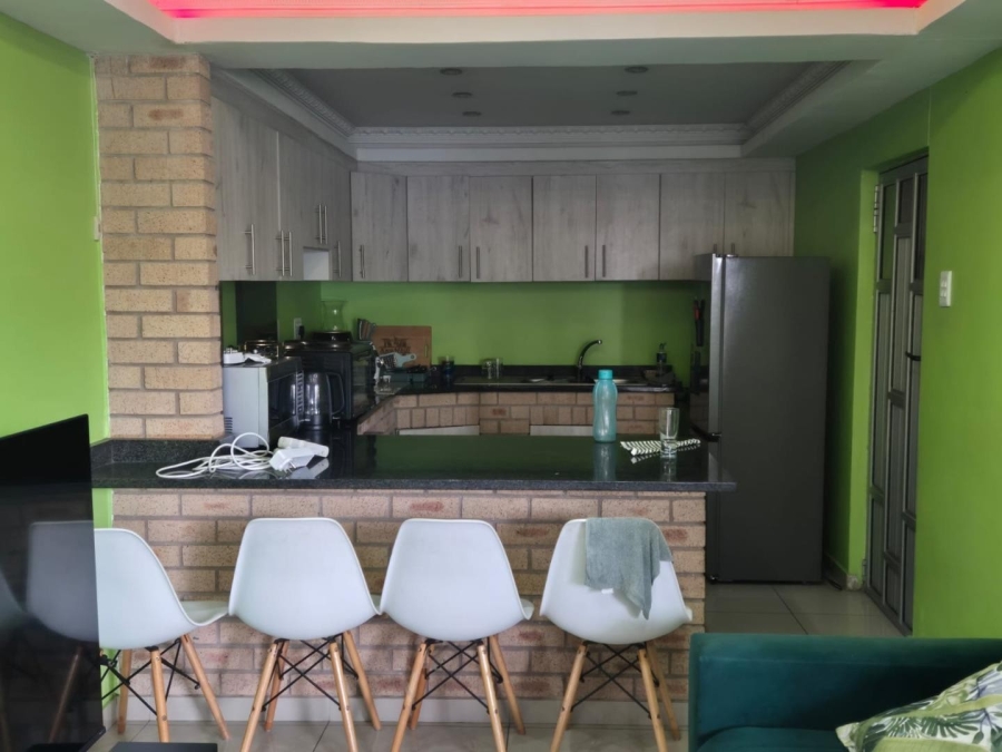 2 Bedroom Property for Sale in Crossmoor KwaZulu-Natal