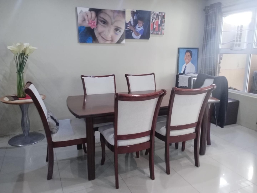 2 Bedroom Property for Sale in Sherwood KwaZulu-Natal